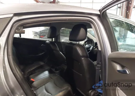 2018 Chevrolet Volt Premier z USA, uszkodzony, nr VIN 1G1RB6S51JU133172